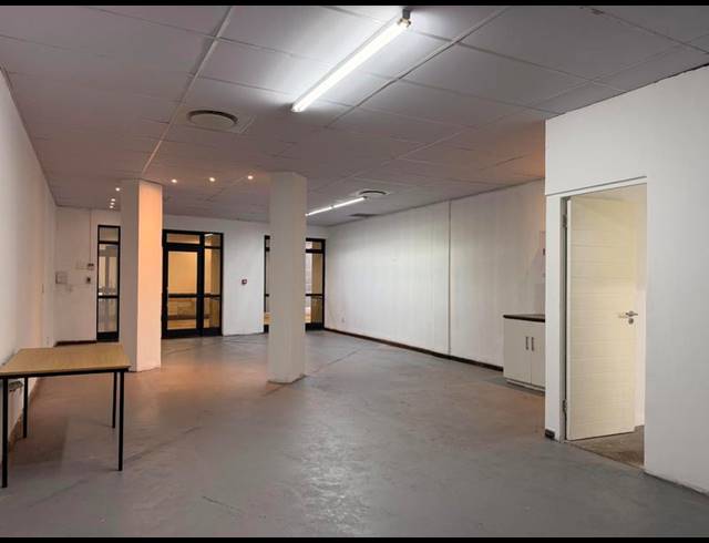 BUSINESS PROPERTY TO RENT IN HUMEWOOD